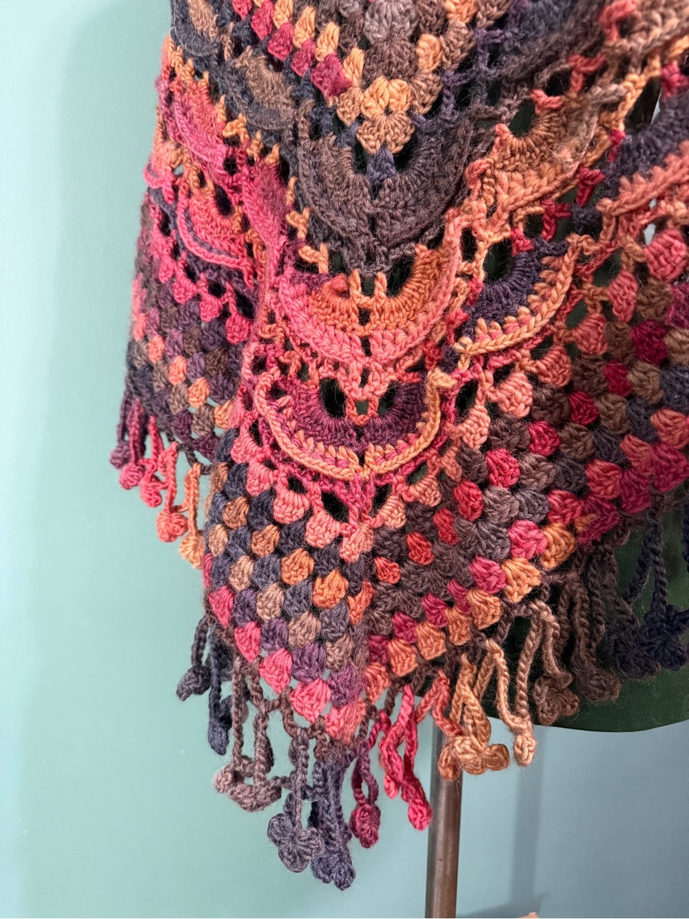 Handmade crochet shawl in earthy tones - Picture 4 of 4